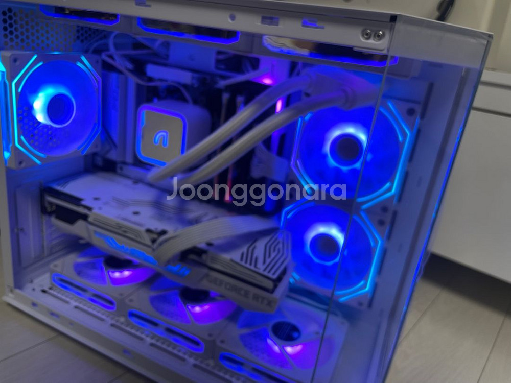 화이트초고사양 7800x3d 컴퓨터Qhd게이밍--2