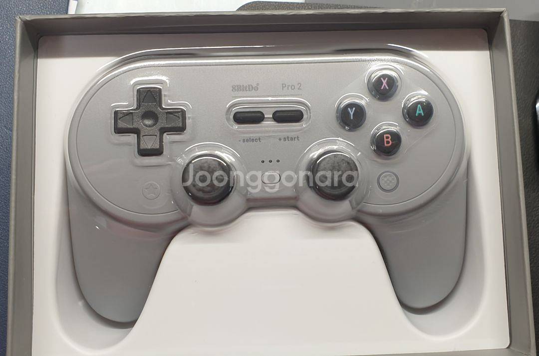 8bitdo pro2 게임패드 회색 팝니다--1