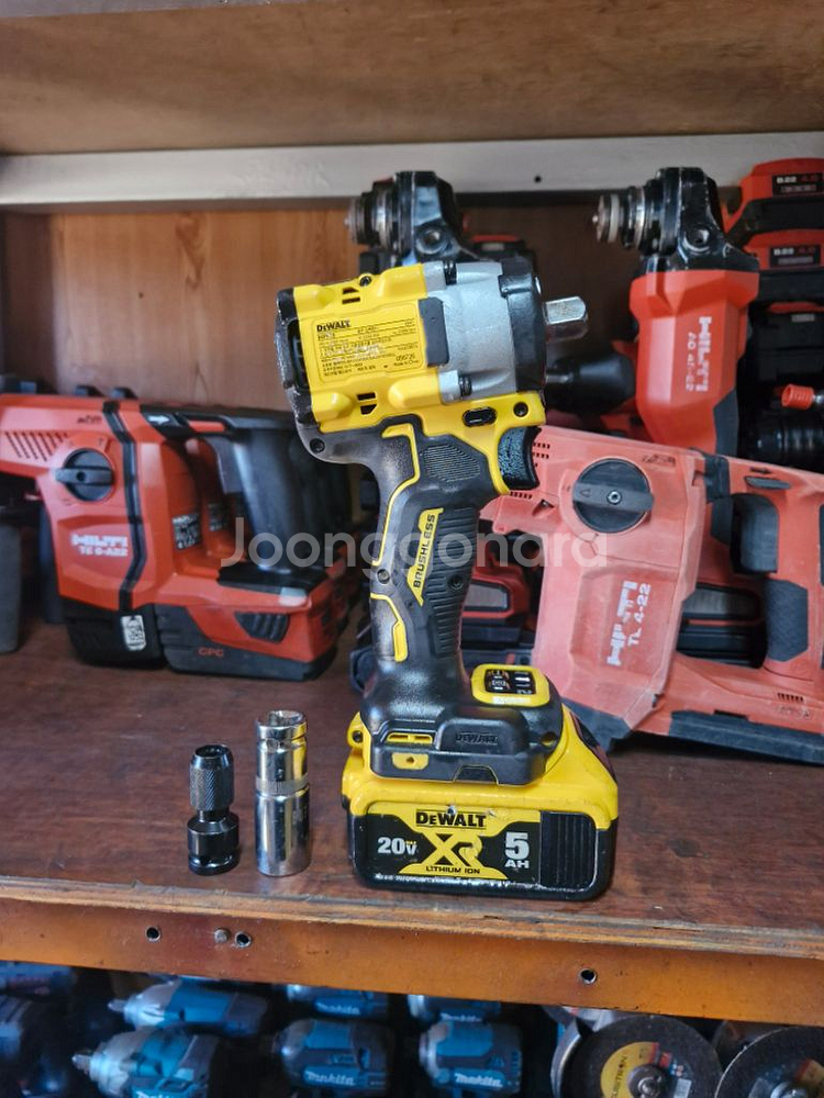 디월트충전임팩렌치DCF922 배터리포함 2024.4-1--3