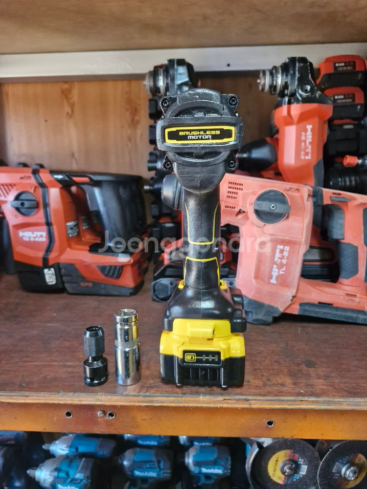 디월트충전임팩렌치DCF922 배터리포함 2024.4-1--2