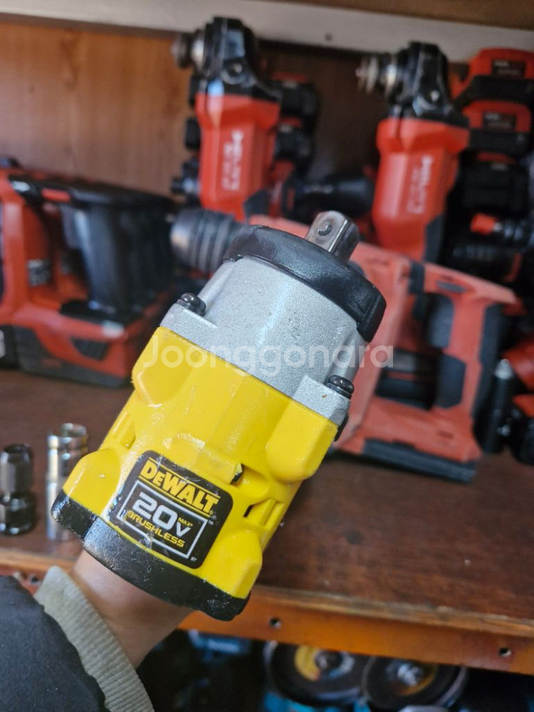 디월트충전임팩렌치DCF922 배터리포함 2024.4-1--6