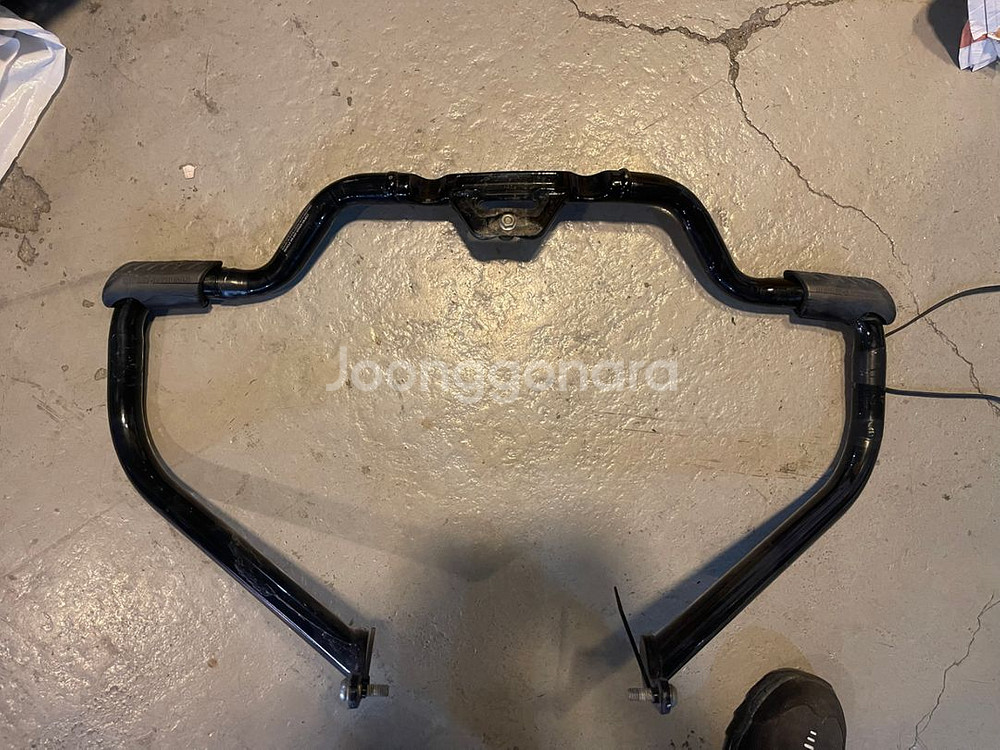 할리데이비슨 팻보이 탈거한 엔진가드--1