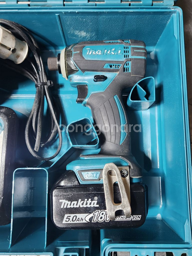 마끼다 18v 충전임팩 DTD149 팝니다--2