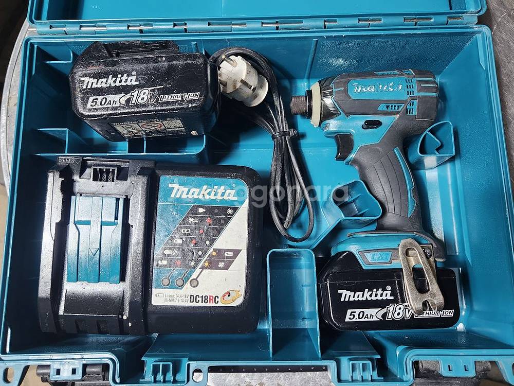 마끼다 18v 충전임팩 DTD149 팝니다--1