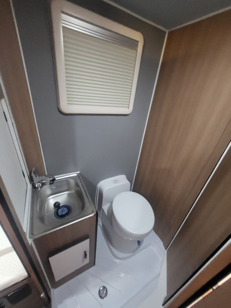 씨티밴. 워크스루밴 캠핑카 이미지