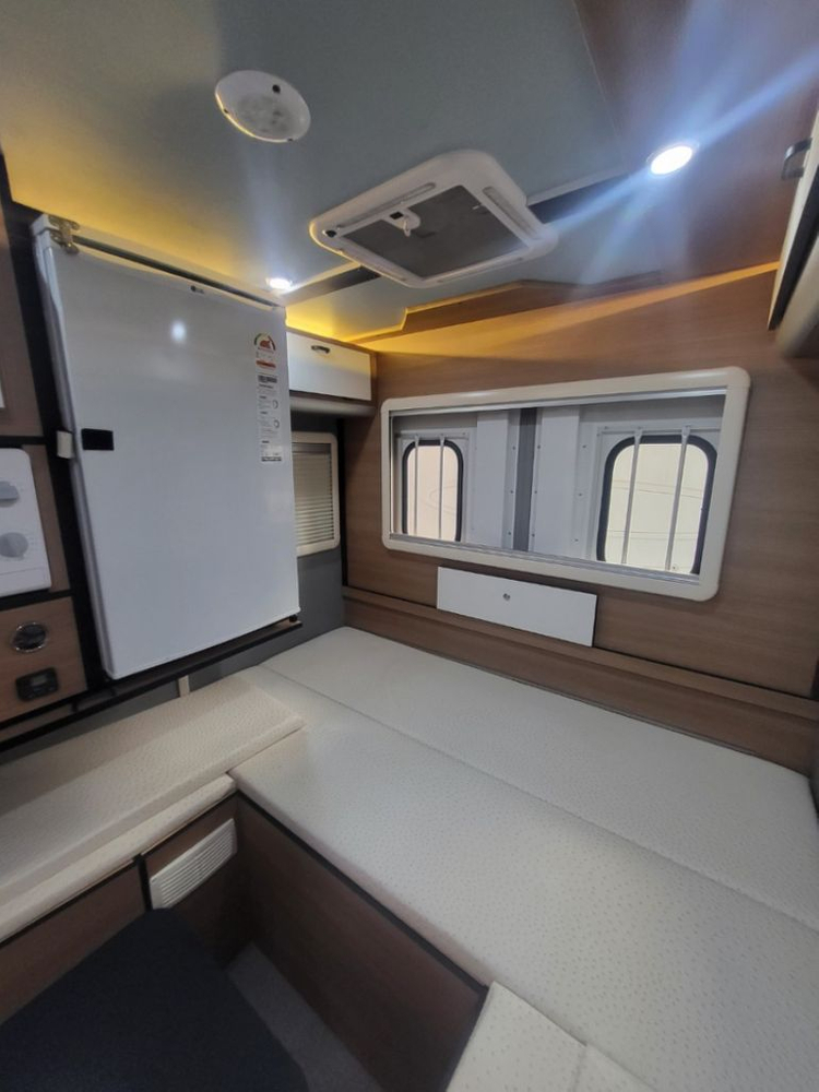 씨티밴. 워크스루밴 캠핑카 이미지