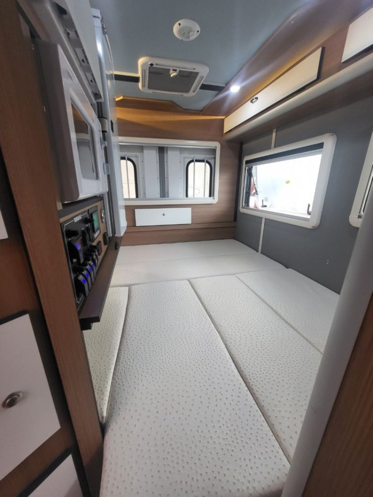 씨티밴. 워크스루밴 캠핑카 이미지