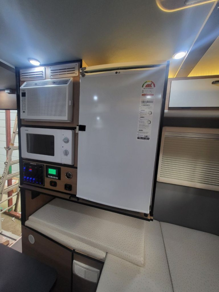 씨티밴. 워크스루밴 캠핑카 이미지