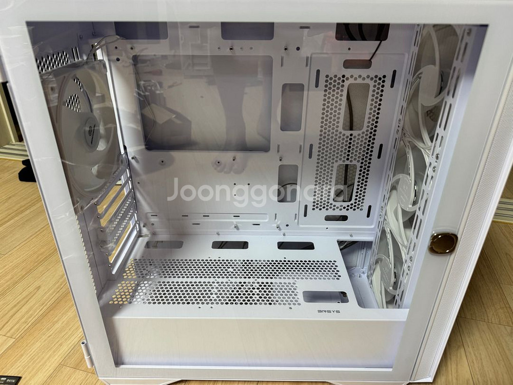 3rsys R640 컴퓨터 케이스 판매합니다--3
