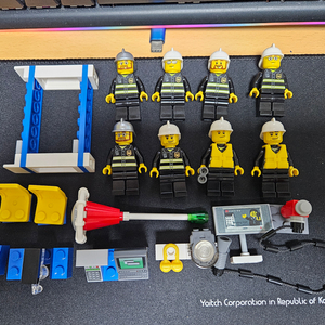 레고 소방관 디오라마용 피규어 소품 팝니다.
