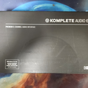 Komplete Audio 6 오디오 인터페이스