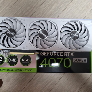 이엠텍 rtx 4070 super 미라클 화이트 팝니다