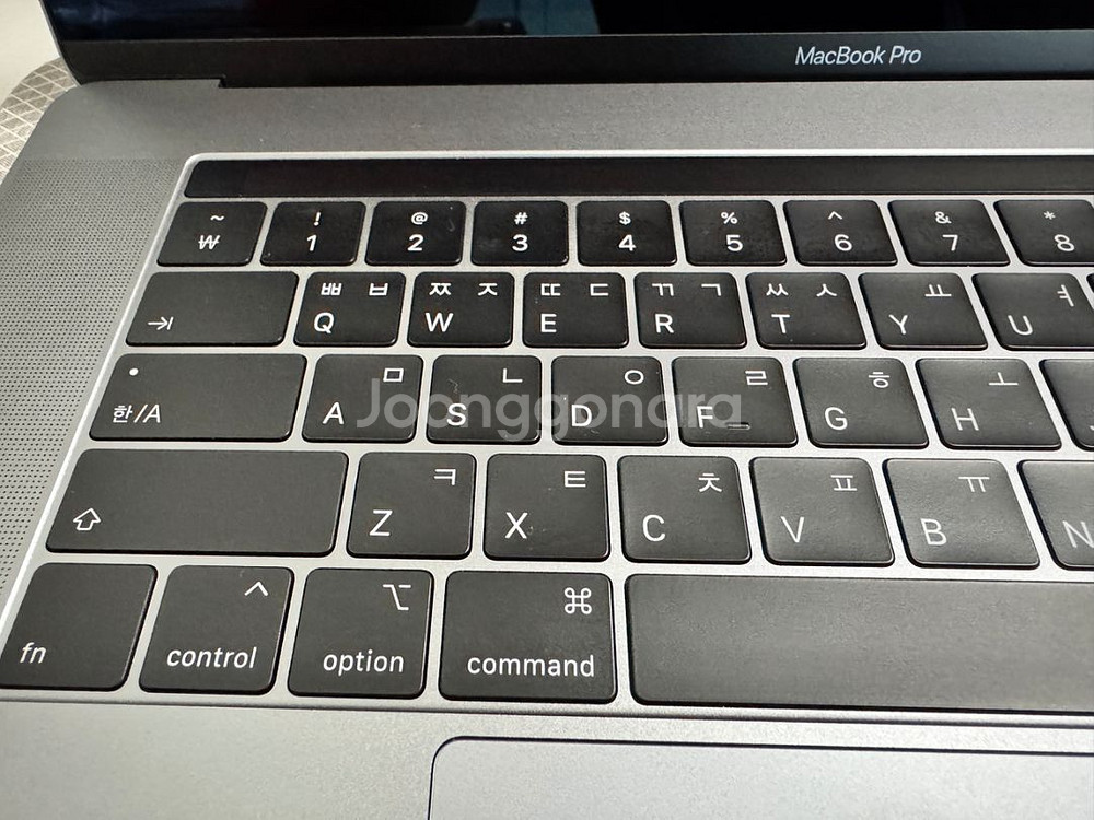 맥북프로 15인치 터치바 i9 32gb ssd512--1