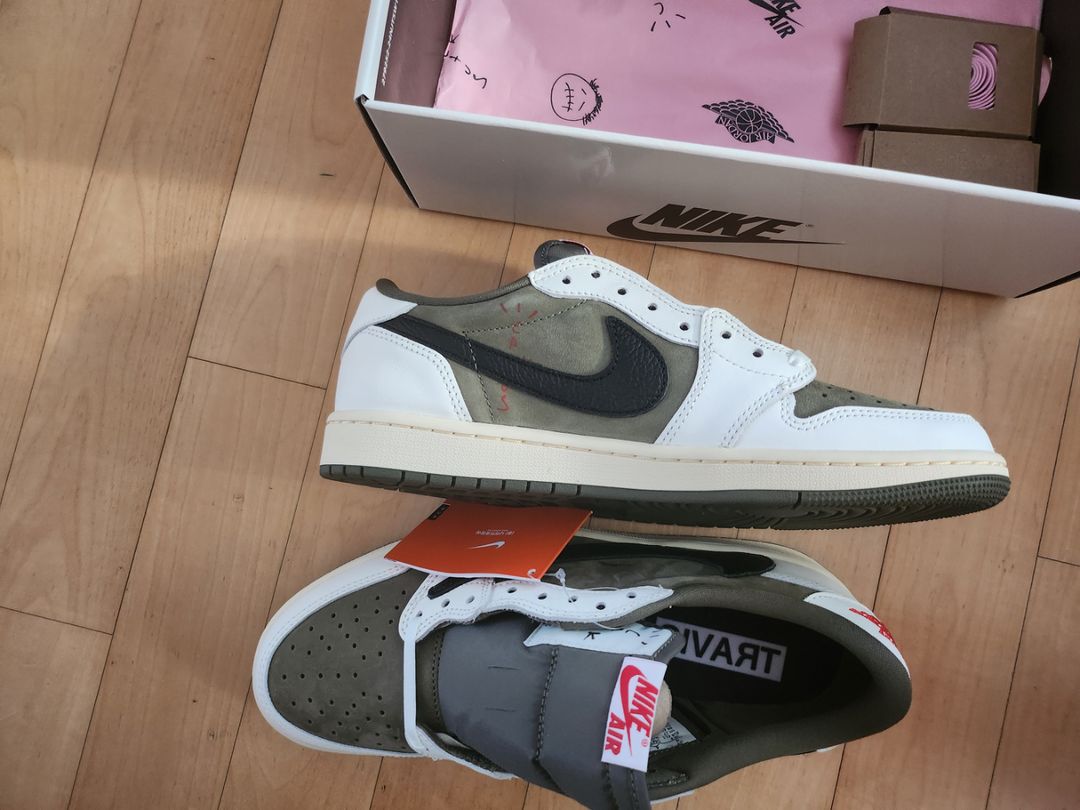 Jordan 1 x Travis Scott Retro