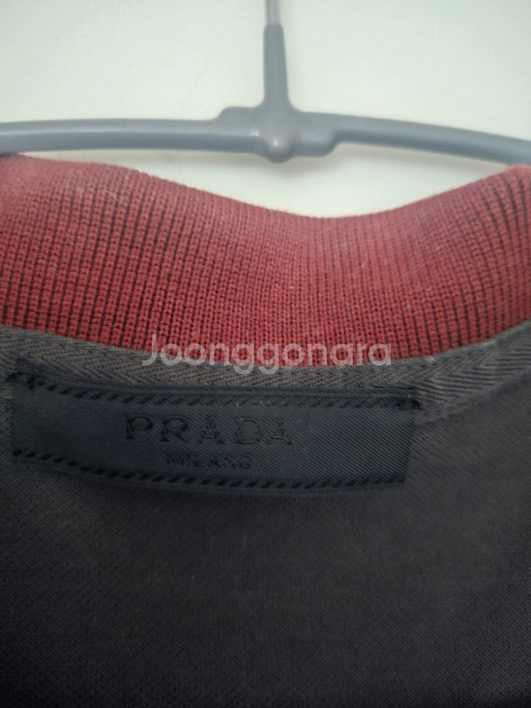 [정품]프라다 피케 폴로 티셔츠 저렴하게 팝니다--2
