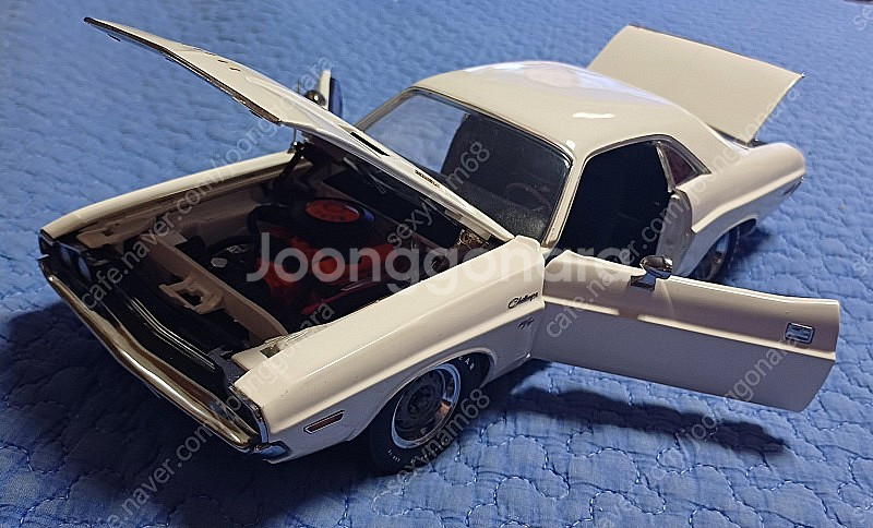 그린라이트 닷지 챌린저 1970. 1/18스케일.--5