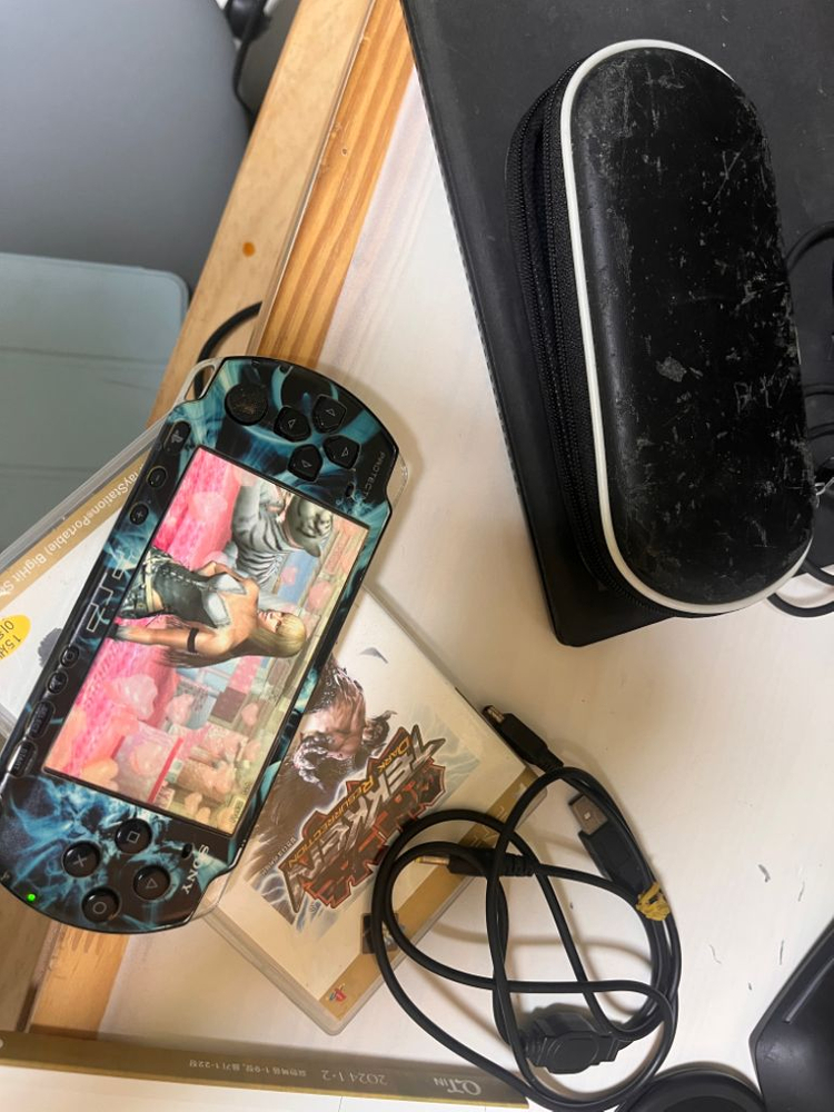 psp 3005 팝니다 13만원--1