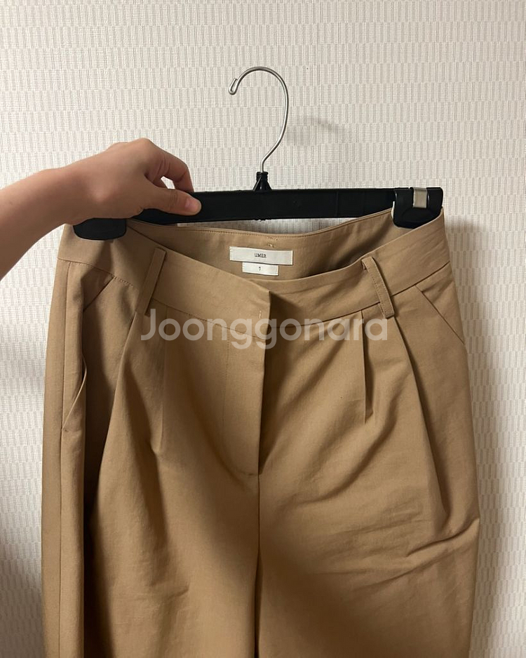 유메르 턴업 코튼팬츠 카멜베이지--1