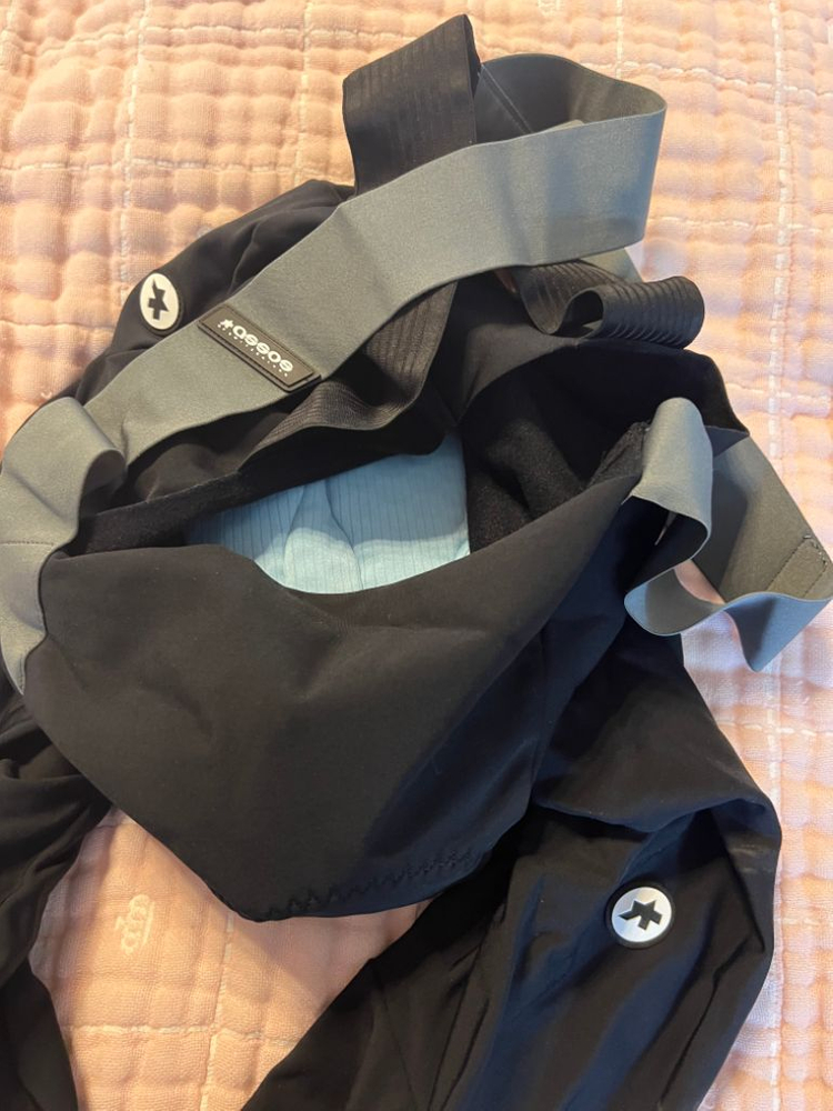 아소스 윈터 빕숏 이미지