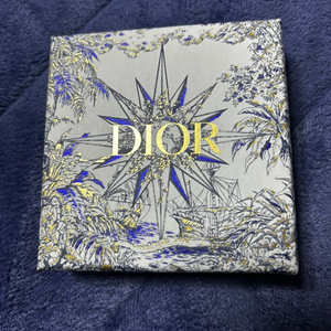 디올 DIOR 박스 판매합니다.