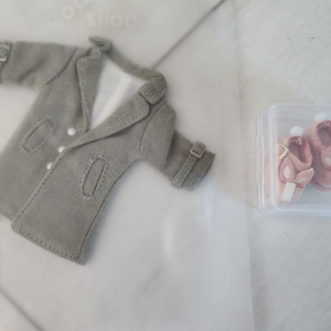 오비츠11 넨도로이드 카키 자켓 토끼 구두 신발 운동화