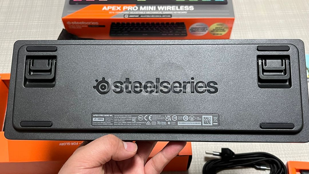 스틸시리즈 Apex Pro Mini Wireless--5