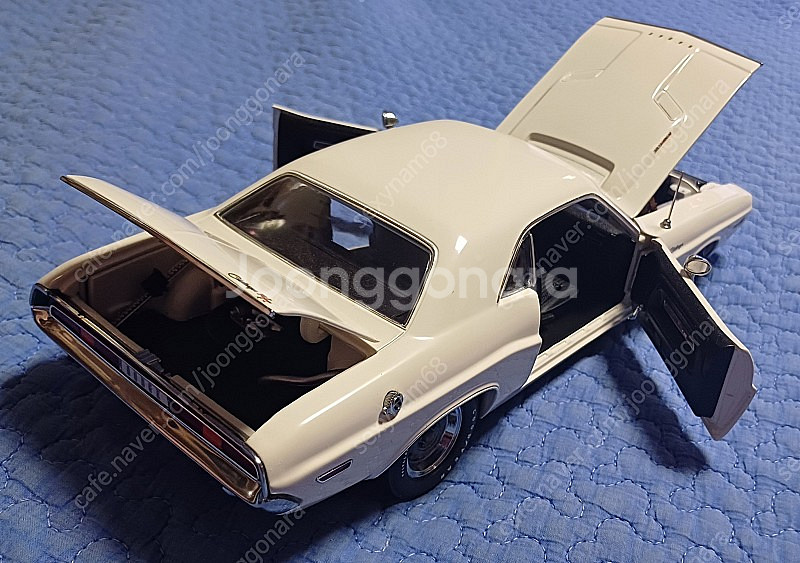 그린라이트 닷지 챌린저 1970. 1/18스케일.--4