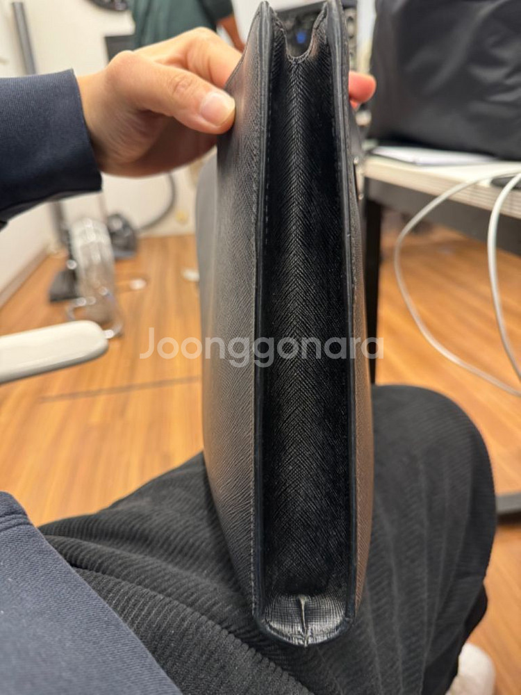 프라다사피아노클러치백 판매합니다--4