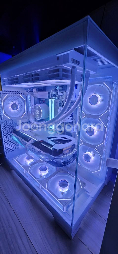 라이젠9 7950X3D X670 64G 4090 화이트--0