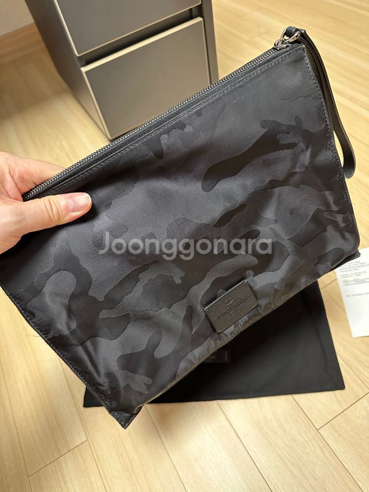 발렌티노 카모 클러치--8