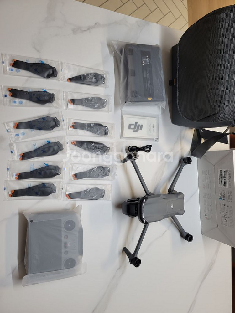 [미사용]DJI 에어3 플라이모어+DJI RC2조종기--1