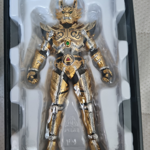 shf(s.h.figuarts)마계기사 가로 3부자