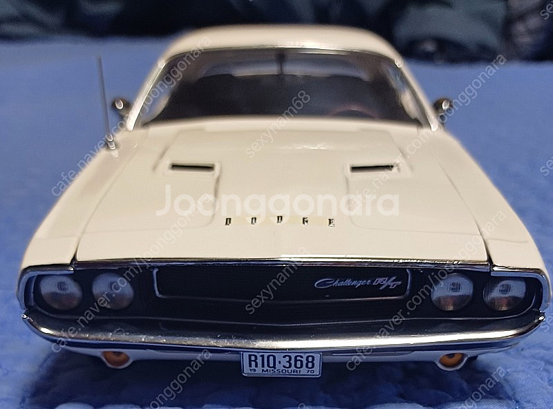 그린라이트 하이웨이61 닷지 챌린저 1970(화이트) 보닛오픈시 양사이드경첩스타일. 택배비 포함.--6