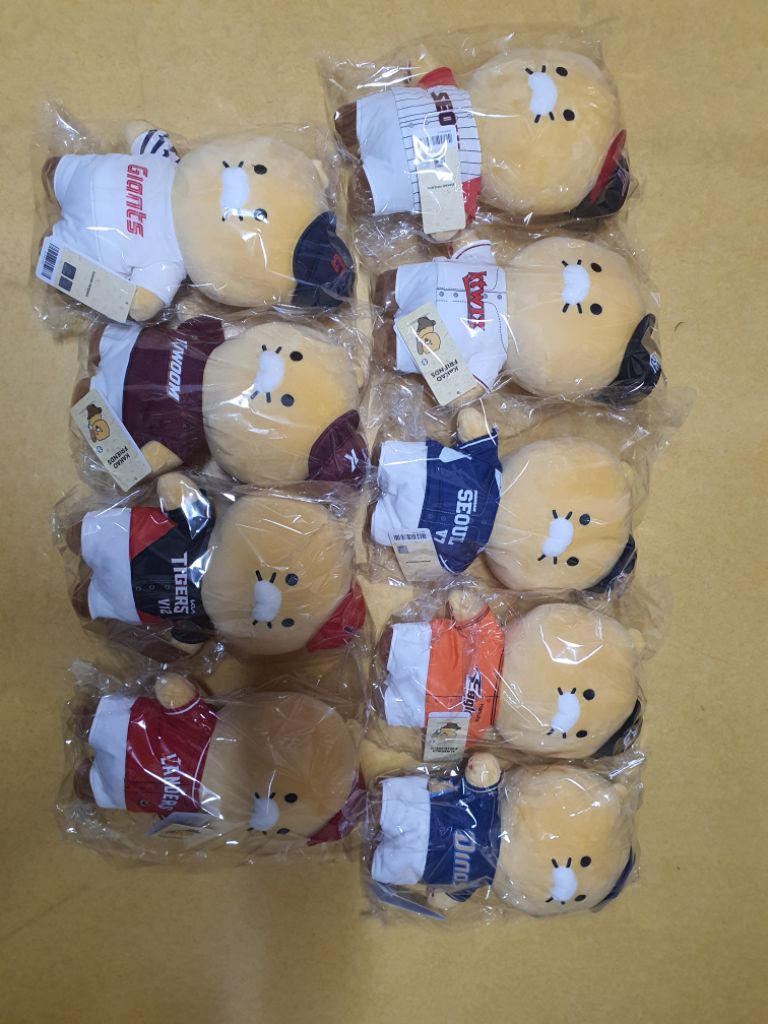 춘식이야구 인형(미개봉) 팝니다
