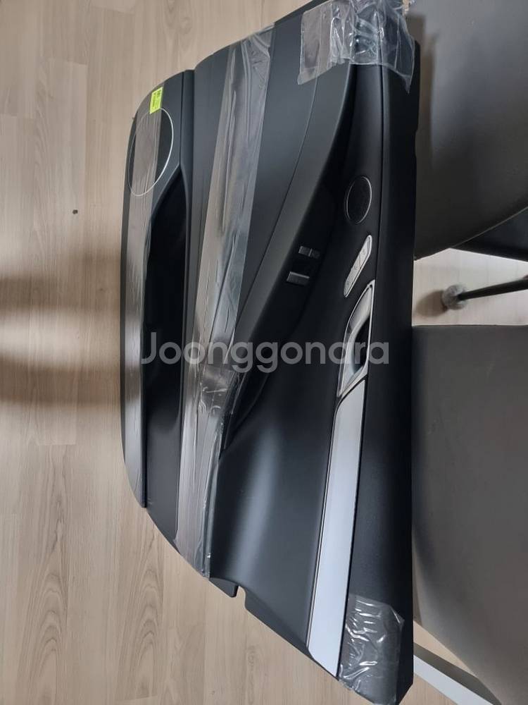 올뉴 G80페리버전 조수석앞쪽 도어트림팝니다--1