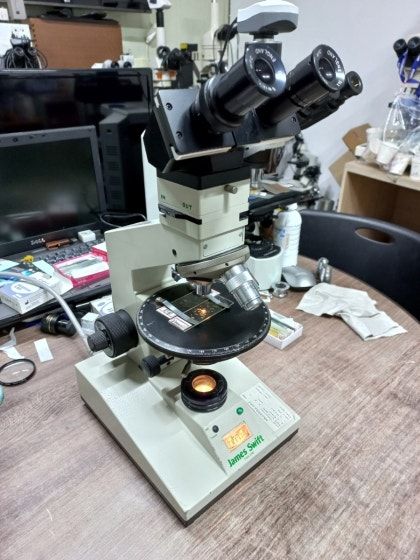 영국제 편광현미경 대여렌탈 이미지