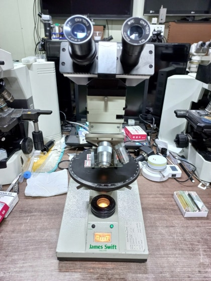 영국제 편광현미경 대여렌탈 이미지