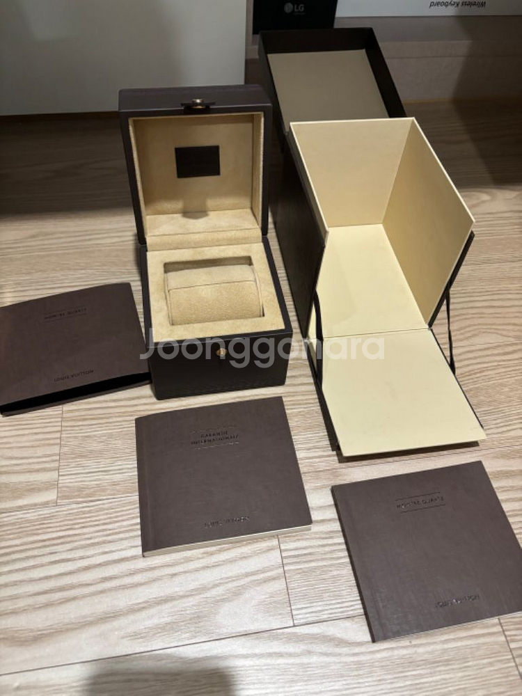 루이비통 남자 시계--4