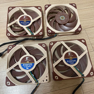 녹투아 NF-12x25 pwm 4개 일괄 판매합니다.