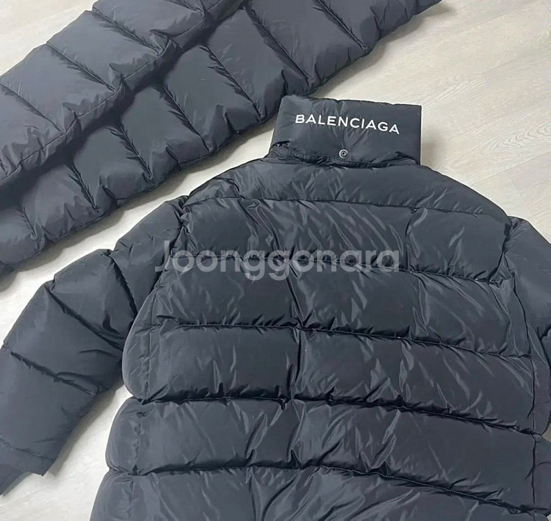 GD패딩 발렌시아가 스윙 푸퍼 패딩 og--3