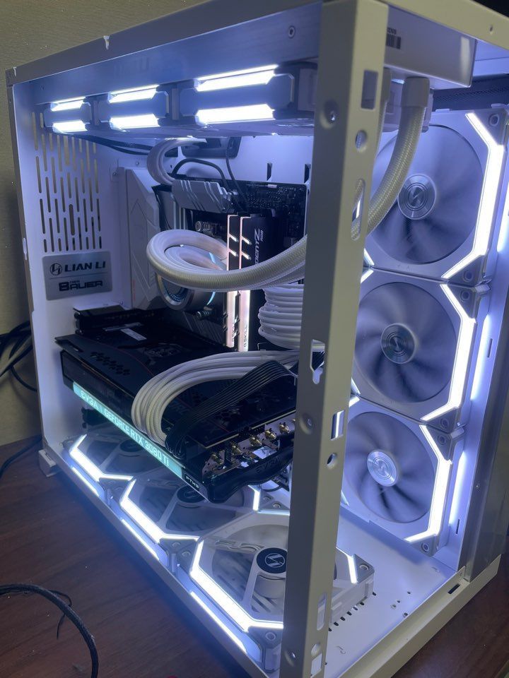 5700X 3080TI 본체--0