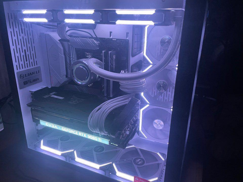 5700X 3080TI 본체--2