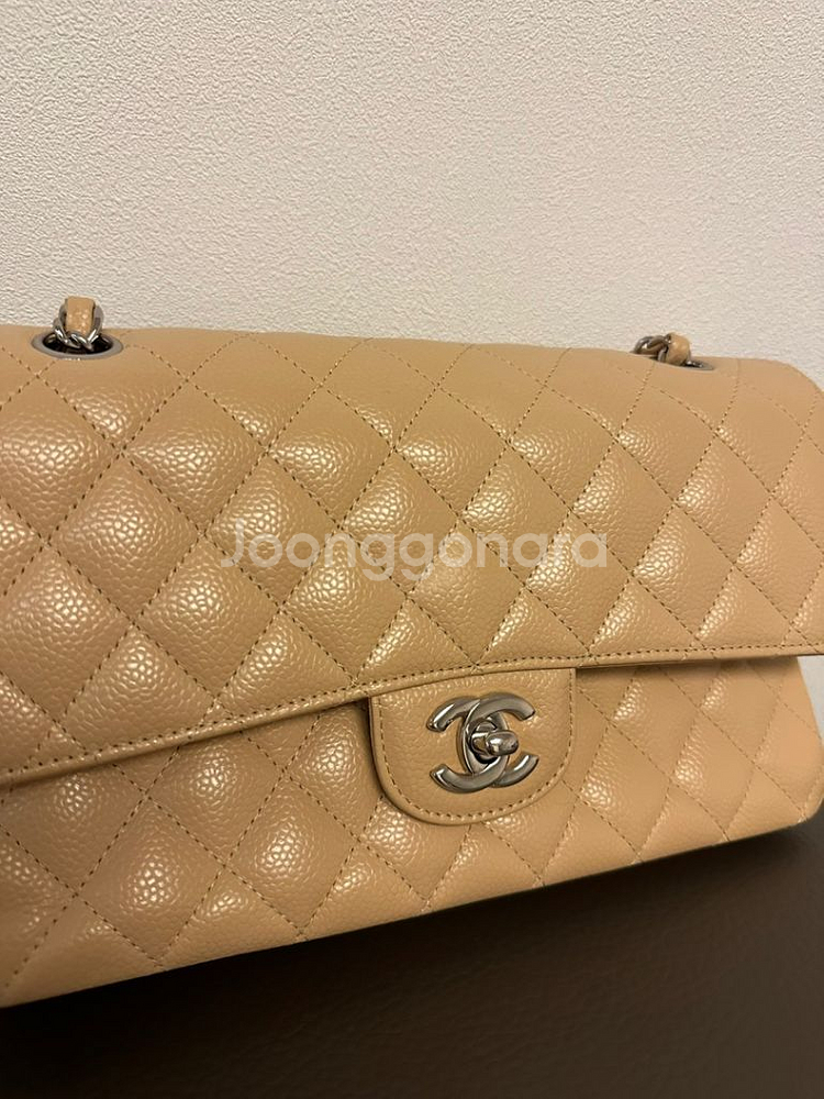 샤넬 클래식 미디움 베이지 캐비어 은장--0