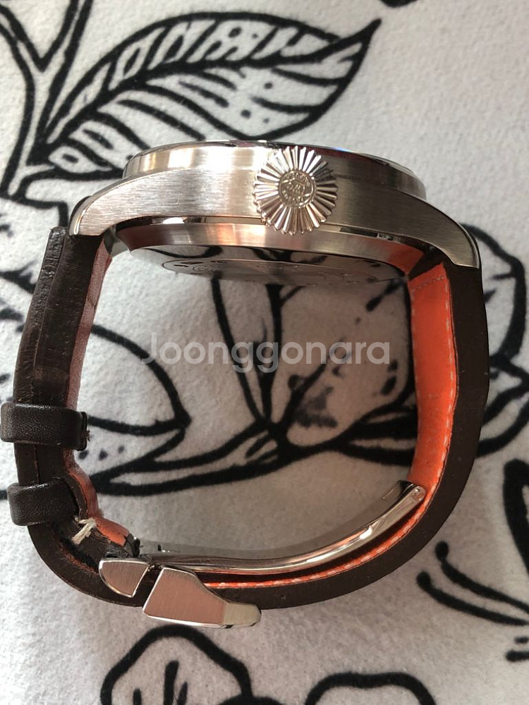iwc 빅파일럿 화이트골드 금통 시계 판매합니다--2
