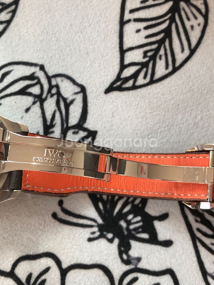 iwc 빅파일럿 화이트골드 금통 시계 판매합니다--5