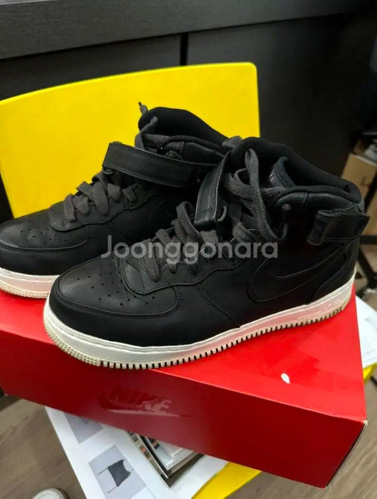 나이키랩(NIKE LAB) 올가죽 에어포스1미드--0