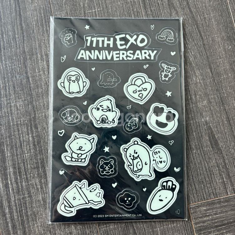 엑소 11주년 야광스티커 굿즈 판매합니다--0
