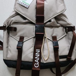 GANNI 가니 테크 백팩