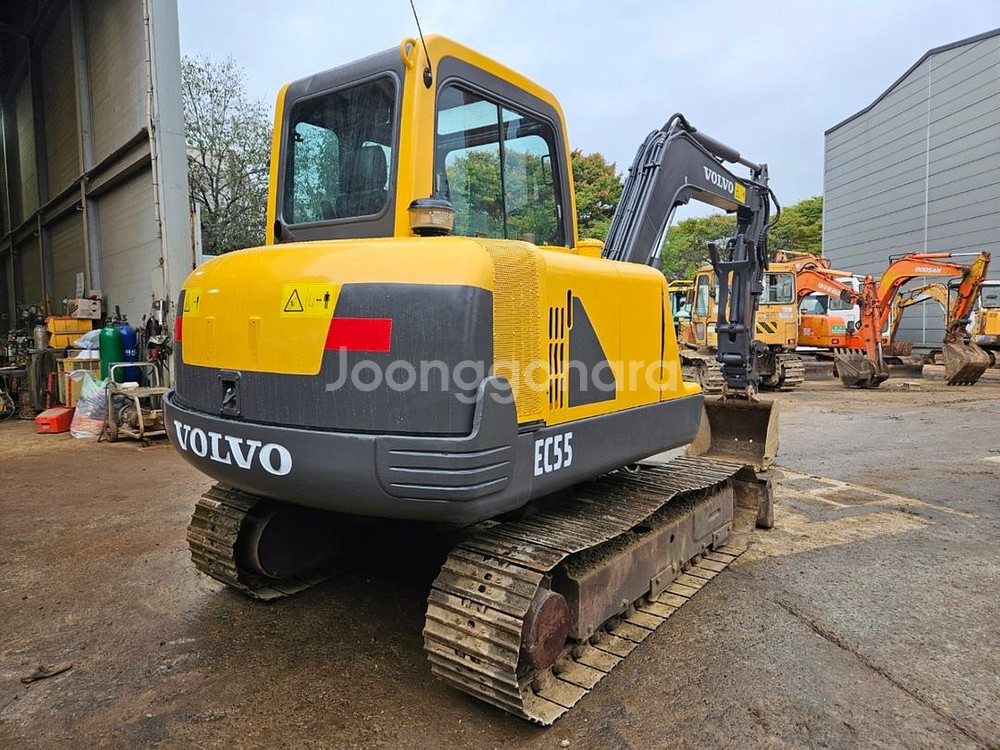 02굴삭기 (집게장착) 볼보EC55 장비입니다.--2