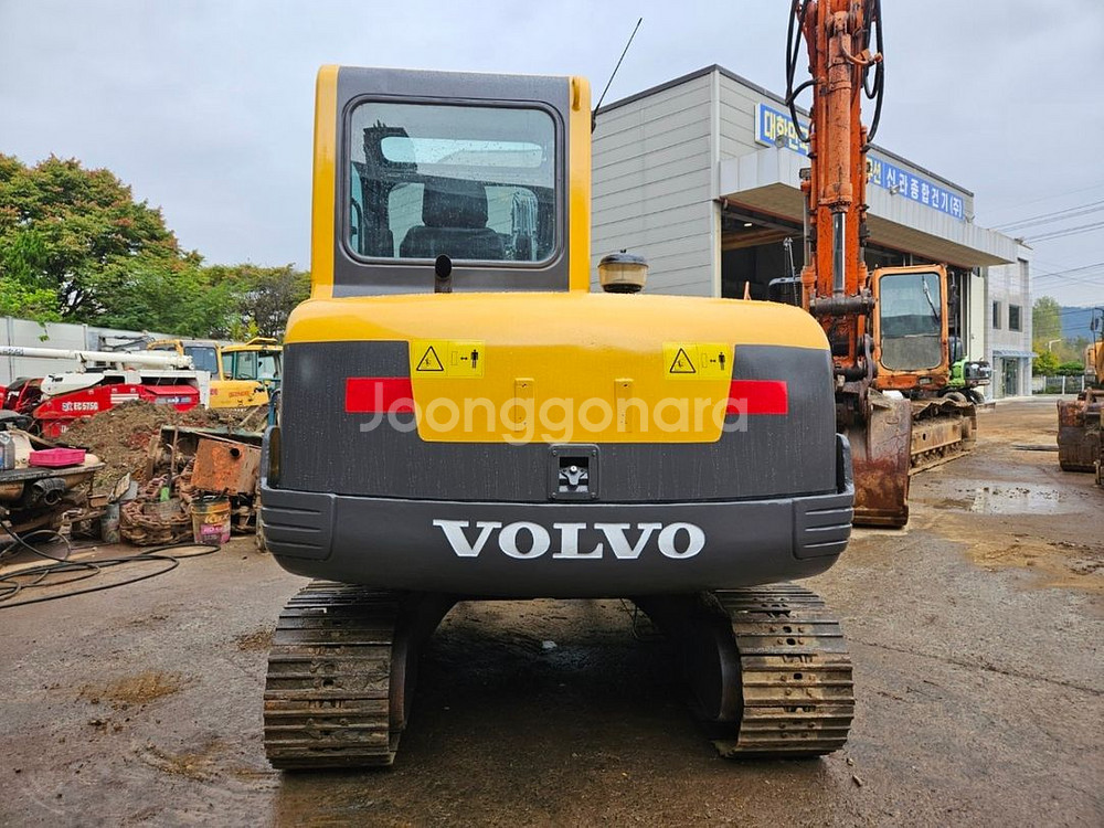 02굴삭기 (집게장착) 볼보EC55 장비입니다.--1